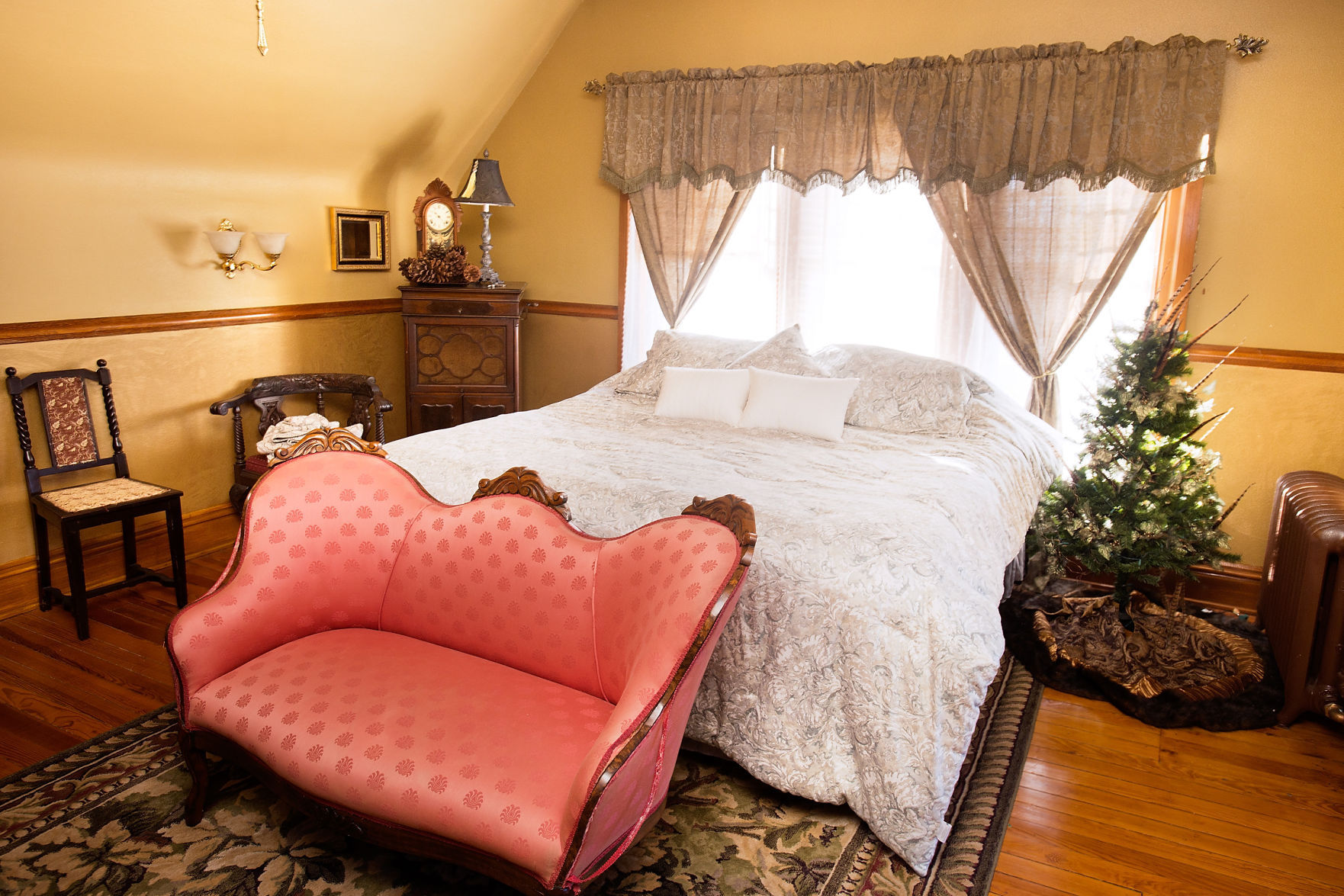 Linda Sue Manor